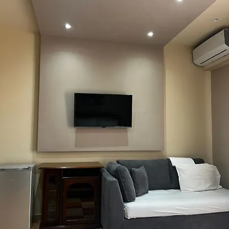 Guest house Iceberg Ksamil